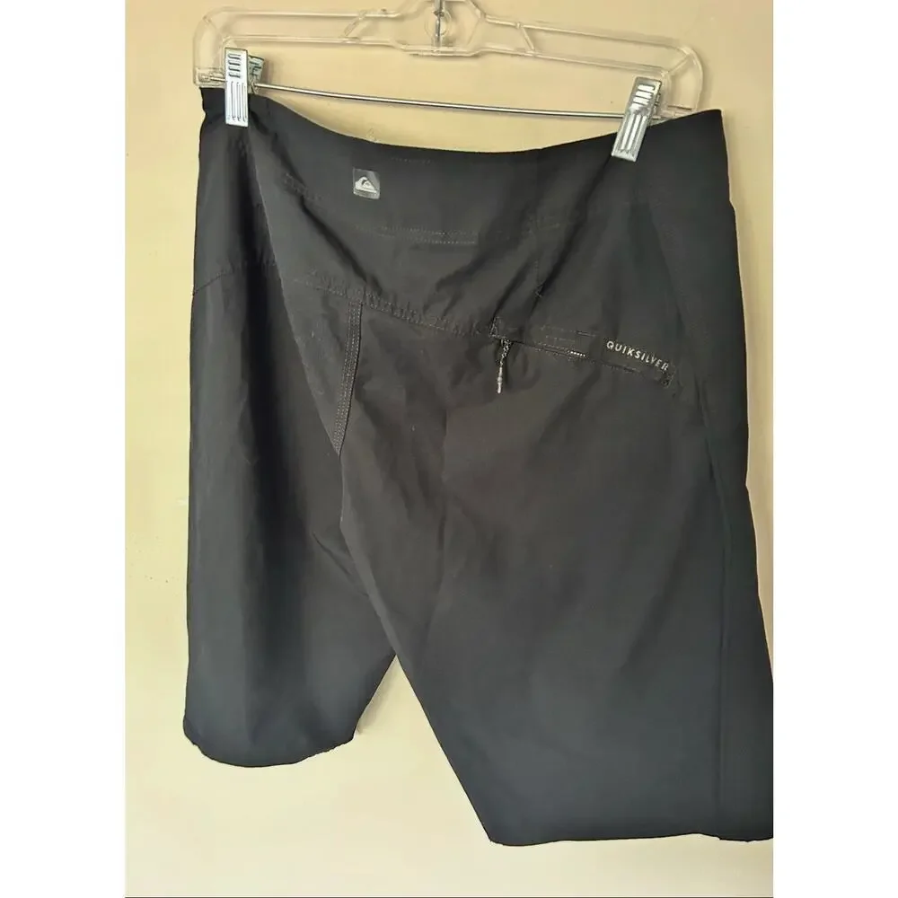 Quicksilver Black Board Shorts‎ Size 30